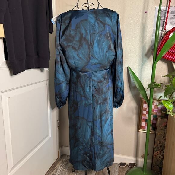 Sachin + Babi Lola Tonal Petal Printed Midi Dress 12 - Picture 6 of 14